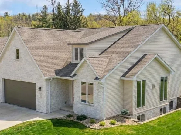 1780 Bobby Jones Dr, De Pere, WI 54115