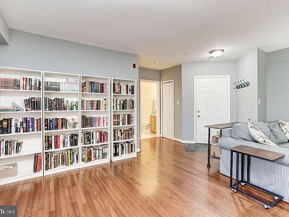 5th image of 317 Eagle Landing Ct #317F