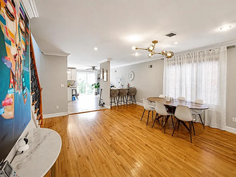 461B 5th St #B — Photo 8