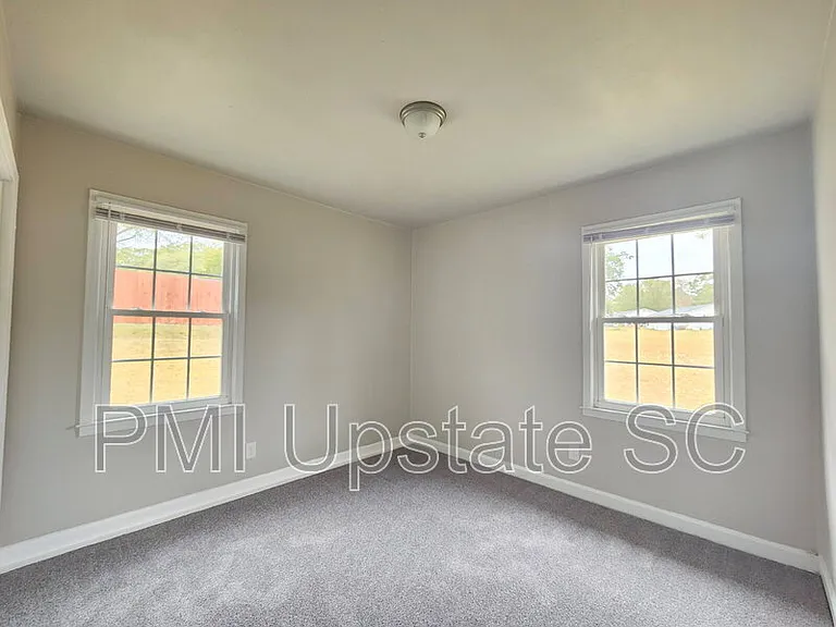 103A Looneybrook Dr — Photo 5