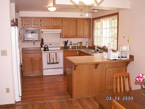 wide opening to kitchen for wheelchair