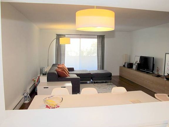 2nd image of 522 Brosnan Ct
