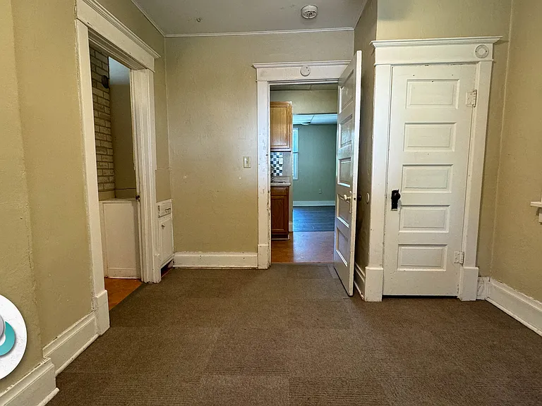 304 W Walnut St #4 — Photo 9