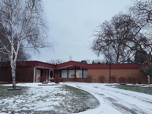 2nd image of 4677 Maplewood Dr