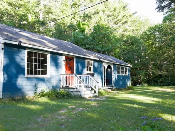 203 Wallace Hill Rd, Townsend, MA 01469
