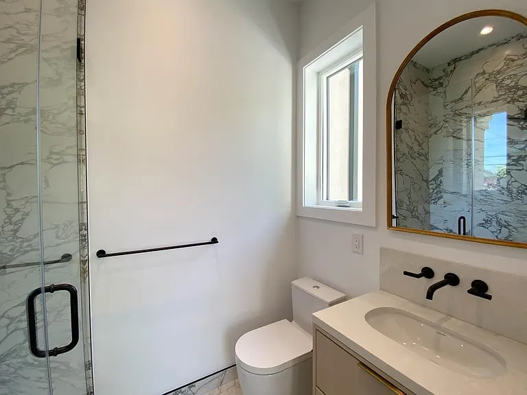 1368 W 43rd Ave #UPPER — Photo 12