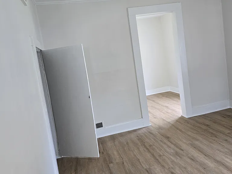 504 Taggart St — Photo 7