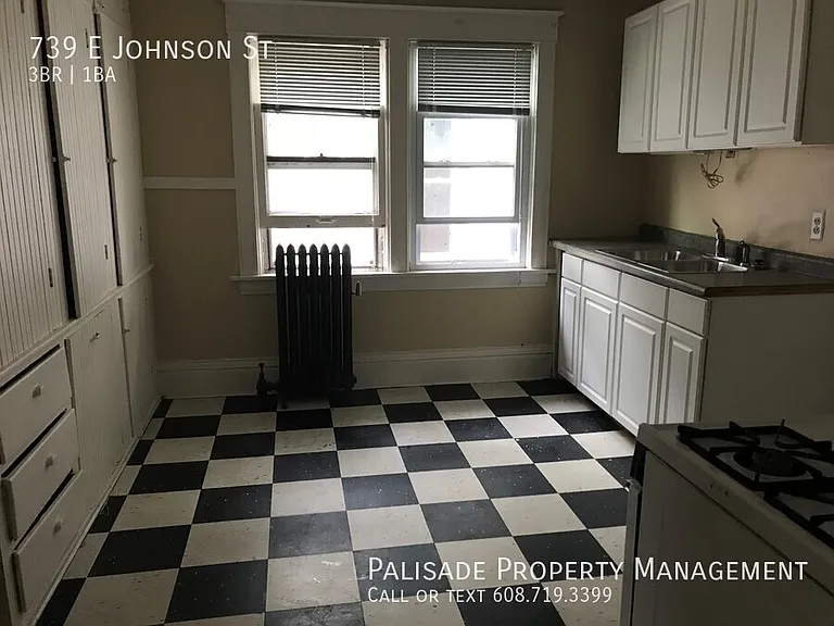 739 E Johnson St — Photo 4