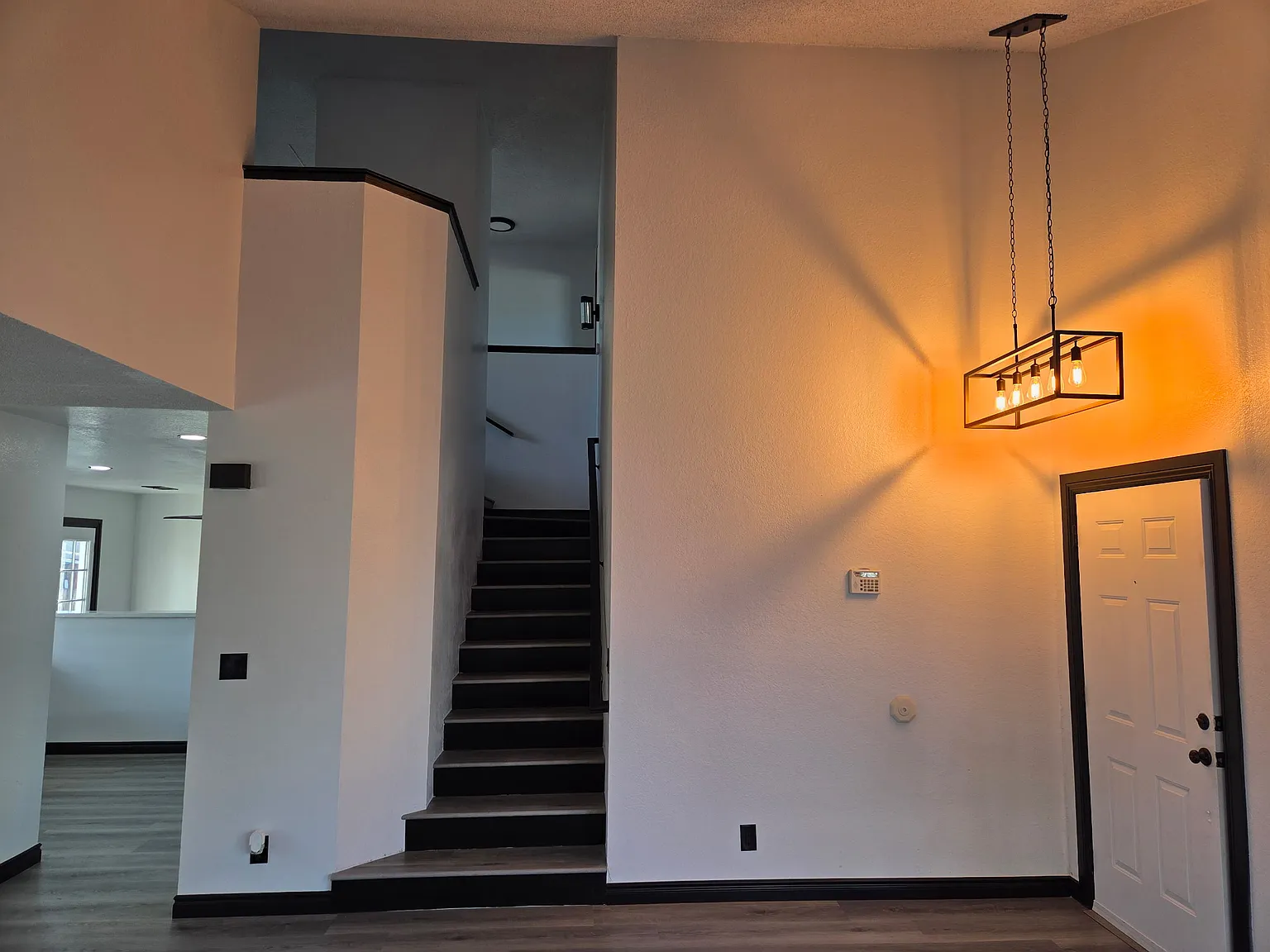 4 bed, 1746 sqft, $3,875 — Photo 4