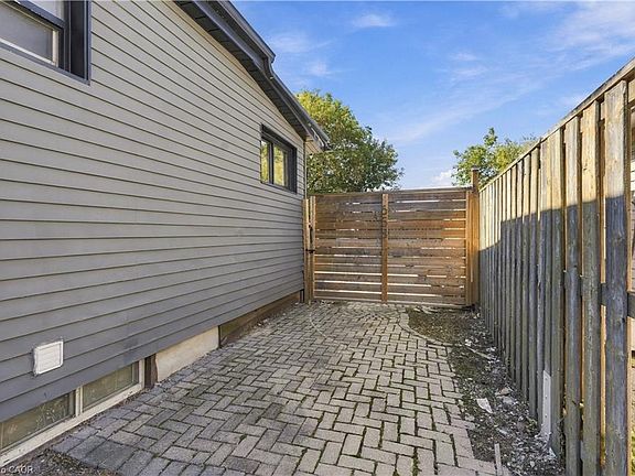 5th image of 658 Upper Wellington St