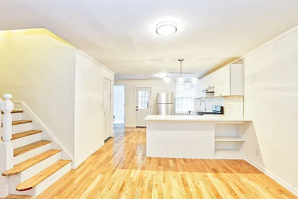 Rented by Tyler Vincent Real Estate Inc | media 11