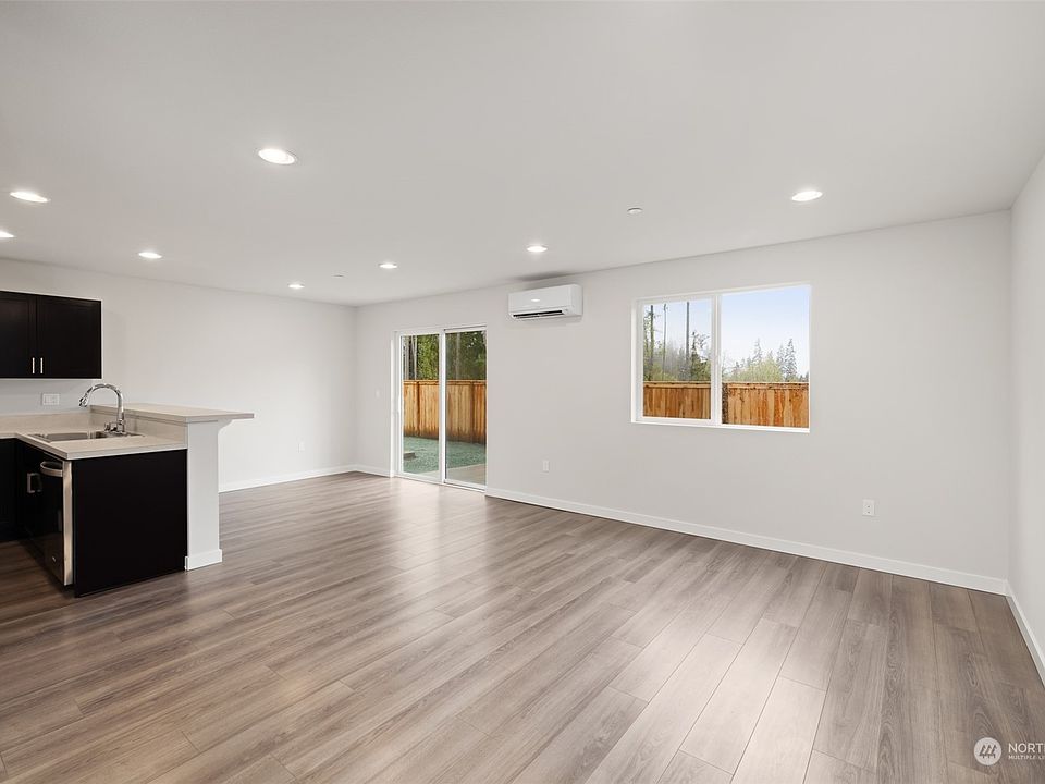 1st image of 152 Creekside Drive