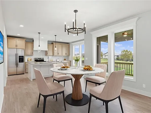 18725 W 193rd St, Spring Hill, KS 66083