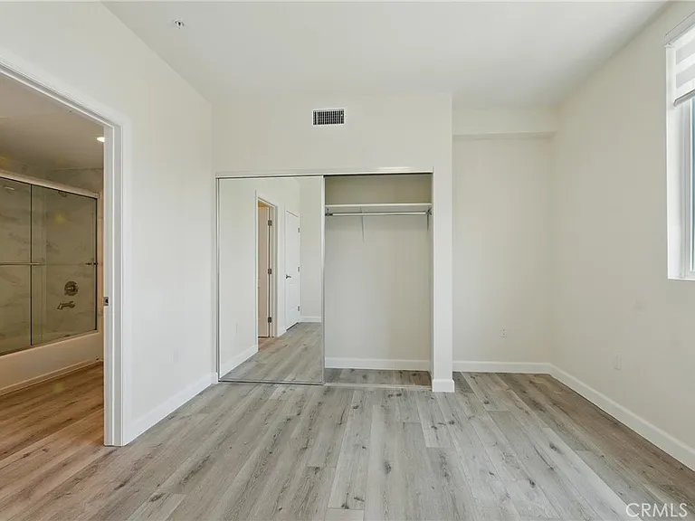 11302 Morrison St #302 — Photo 16