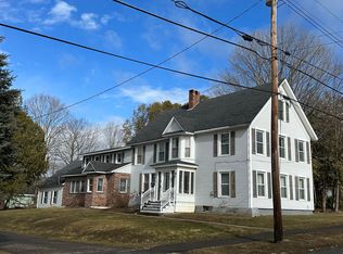 8 Charles St, Houlton, ME 04730