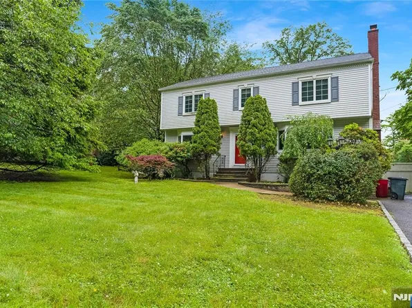111 Hillsdale Ave, Hillsdale, NJ 07642