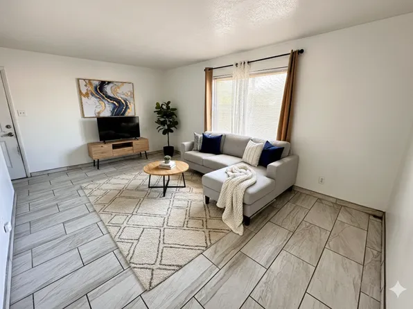 500 Charleston St SE, 500 Charleston St SE APT D, Albuquerque, NM 87108