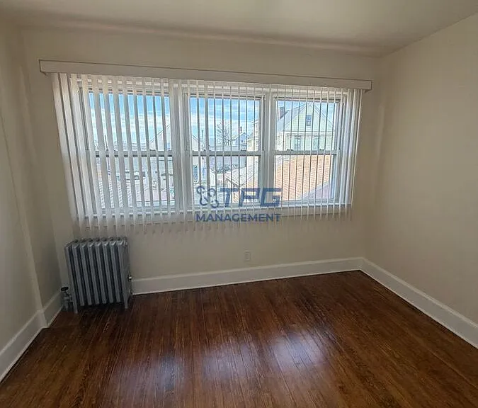 318 E 19th St #2 — Photo 9