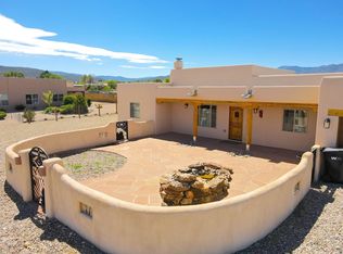 27 Medina Lane, Taos, NM 87557