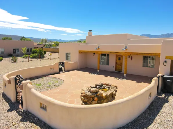 27 Medina Lane, Taos, NM 87557
