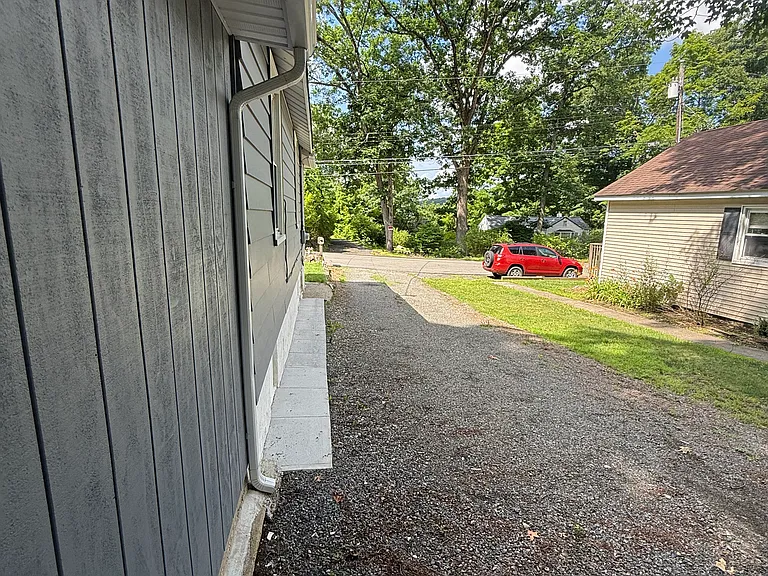 18 Abbott Dr — Photo 9