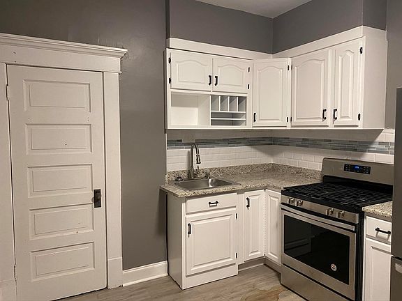 5th image of 435 Stoddart Ave #B
