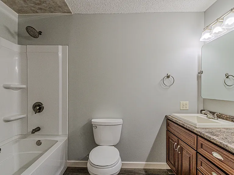 306 N Center Hill Rd — Photo 7