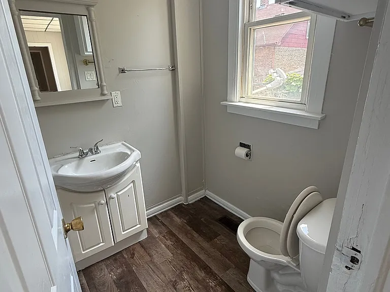 3927 Elm St — Photo 8
