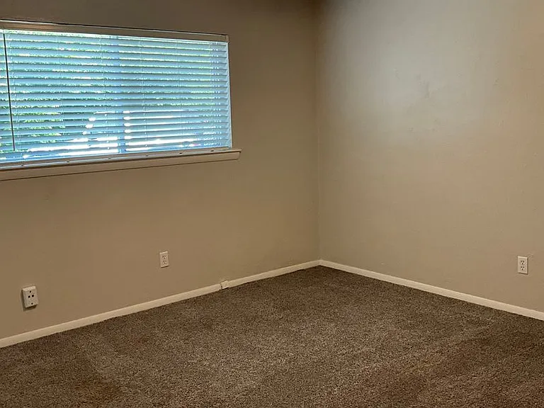 Terraces at Nichols Hills Renovated Two-Bedrooms — Photo 23