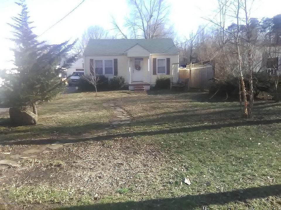 2nd image of 502 Wolf Run Rd
