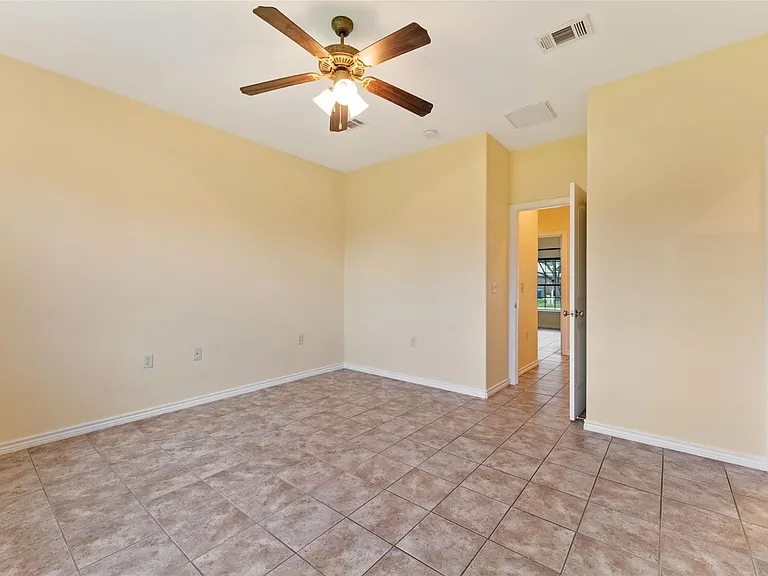 304 Port Dr — Photo 11