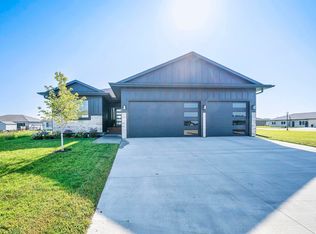 3709 Larchwood Cir, Spirit Lake, IA 51360