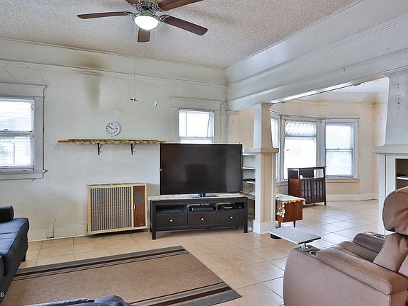 4th image of 315 N Townsend Ave