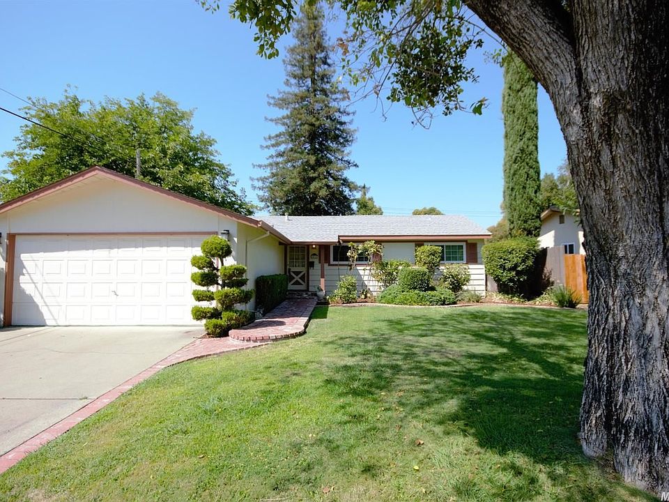 1st image of 2412 McGregor Dr