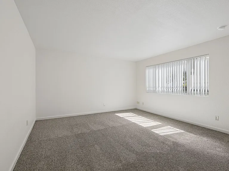 2950 Portage Bay — Photo 47