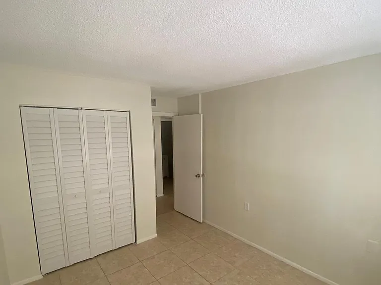 1080 N Benoist Farms Rd #204 — Photo 3