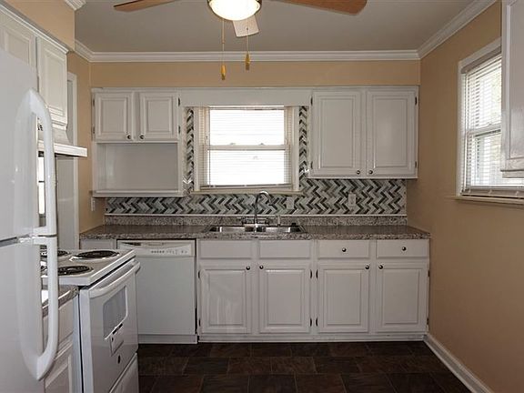 3rd image of 793 E Grand Blvd