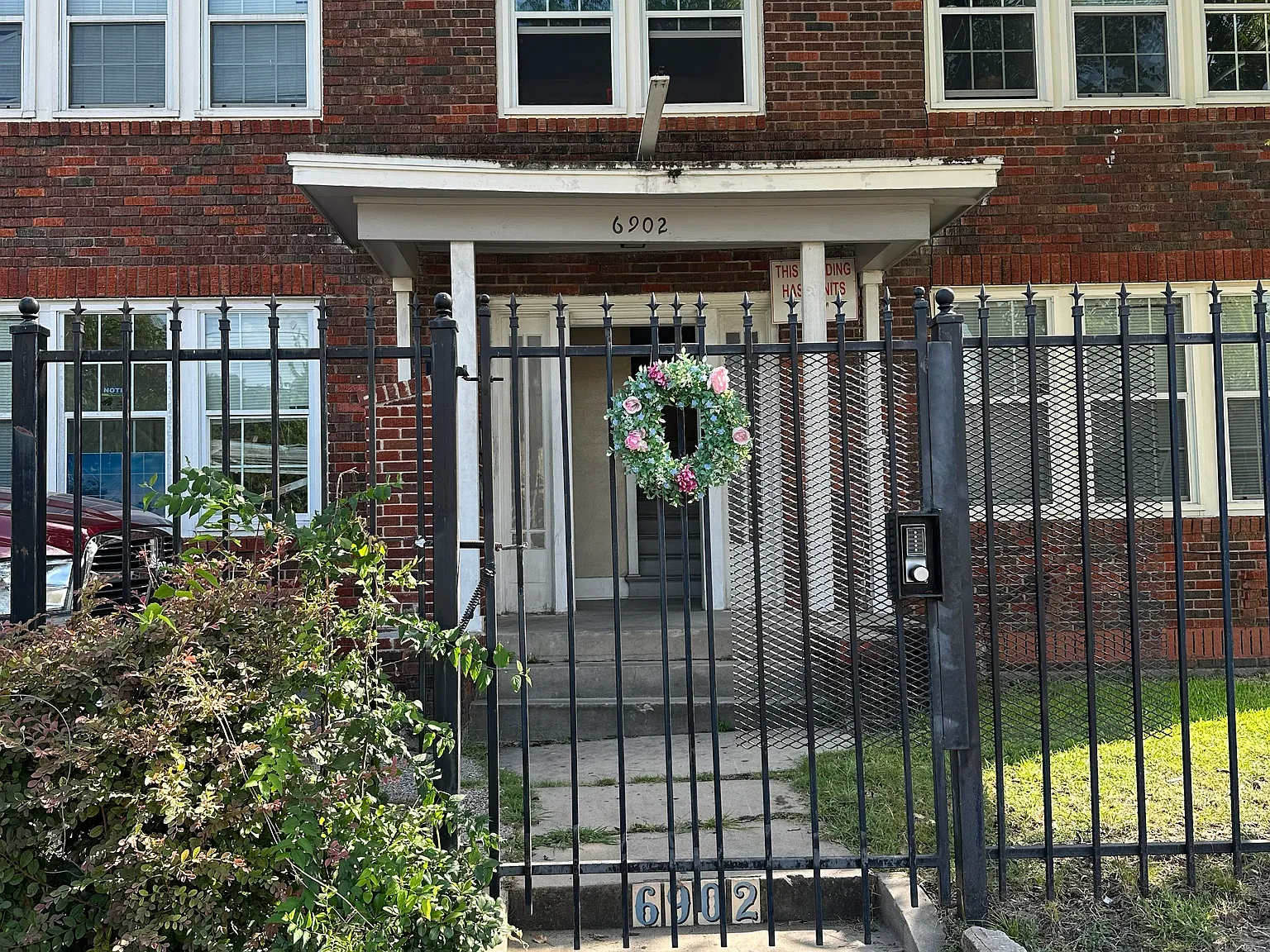 2 bed, 800 sqft, $1,175 — Photo 1