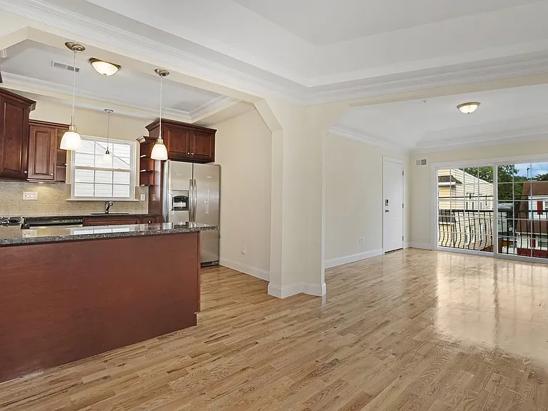 109 Palm St #2 — Photo 8