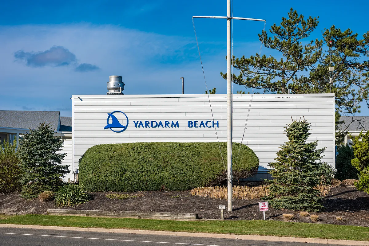 Building Photo - 265 Dune Rd #68