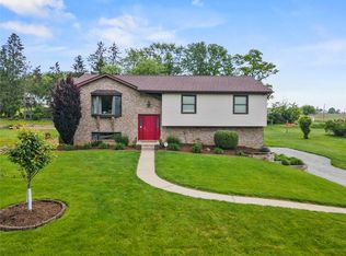 17 Victoria Dr, Finleyville, PA 15332