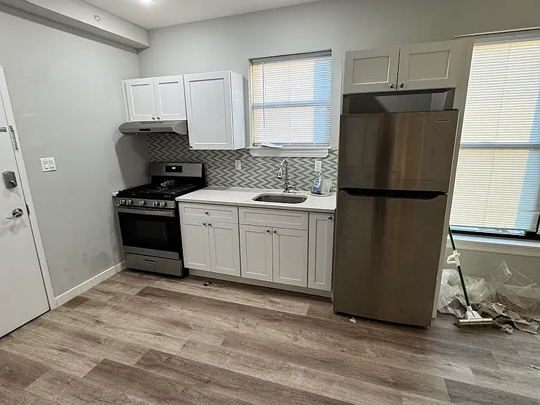 283 Fulton Pl — Photo 7