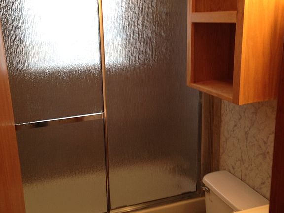 4th image of 2504 S Glenn Ave