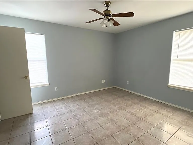 220 N Glasscock Blvd — Photo 6