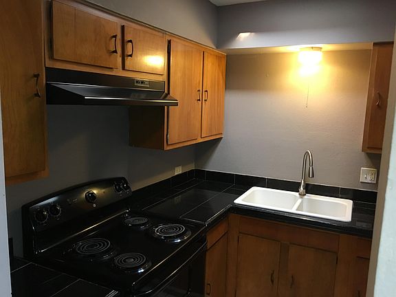 3rd image of 1803 W Gramercy Pl APT 3K