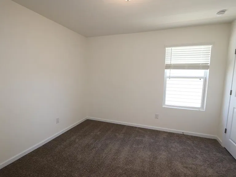 342 Rayland St — Photo 17