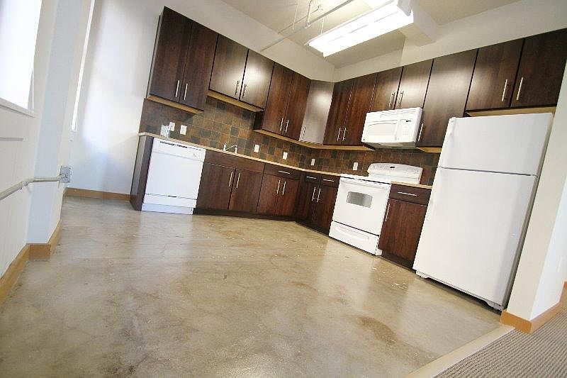 1st image of 1006 Grand Blvd