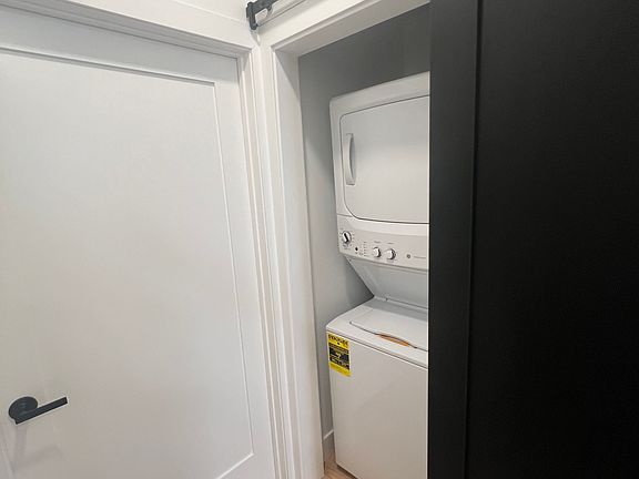 5th image of 851 N Western Ave #1R