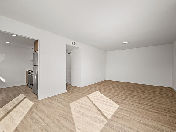 5th image of 4113-15 Alabama St #B
