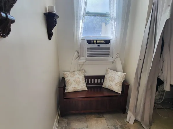 1506 Summit Avenue image 26 of 44